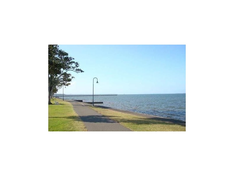 13 Glenora Street, Wynnum QLD 4178