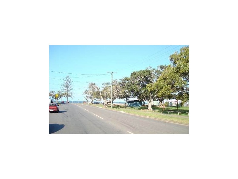 13 Glenora Street, Wynnum QLD 4178