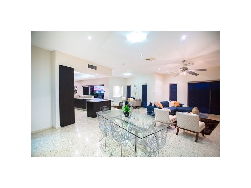 38 Ablington Way, Carindale QLD 4152