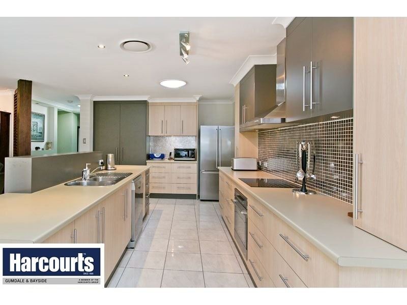14 Daphne Place, Wakerley QLD 4154