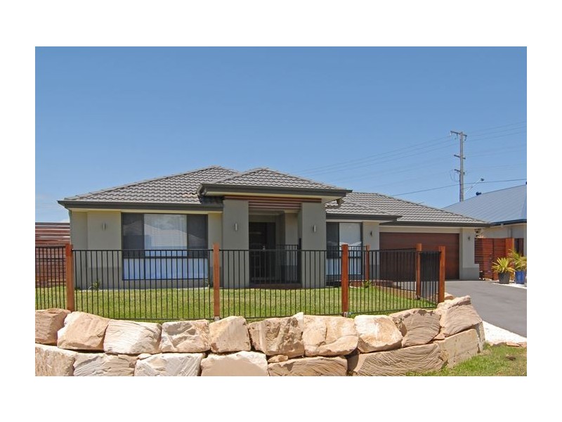 14 Lennox Close, Manly West QLD 4179