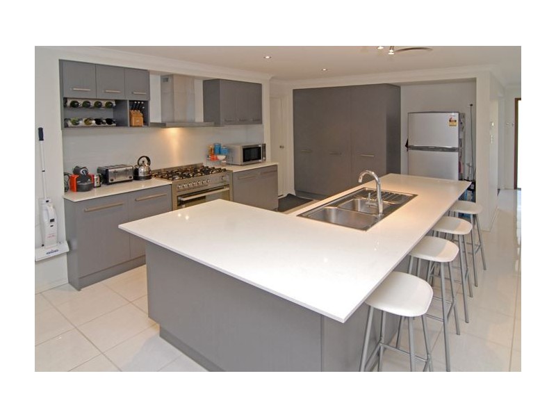 14 Lennox Close, Manly West QLD 4179