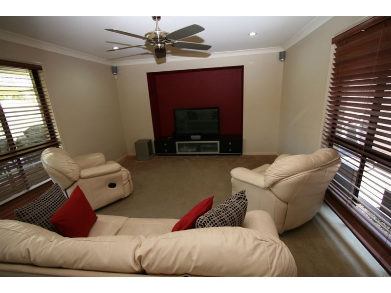 37 Gretchen Cct, Thornlands QLD 4164