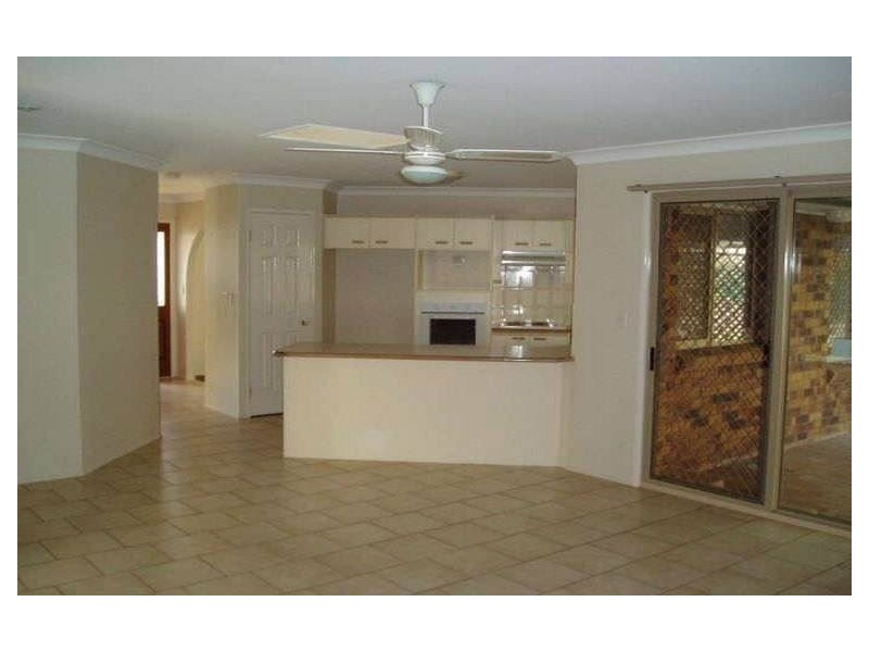 32 Plaza Street, Wynnum West QLD 4178