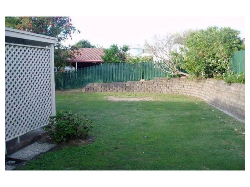 32 Plaza Street, Wynnum West QLD 4178