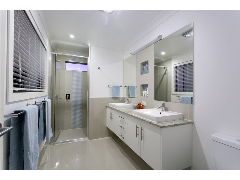 42 Feathertail Place, Gumdale QLD 4154