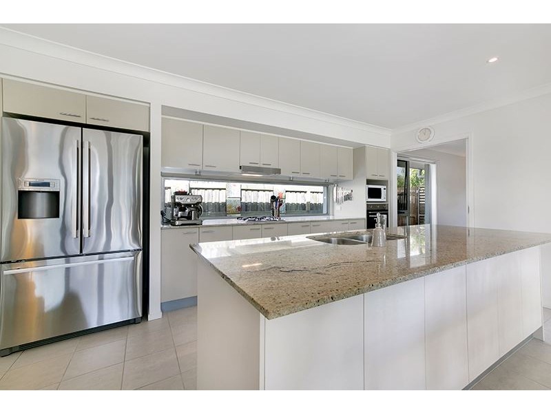 53 Torrens Crescent, Wakerley QLD 4154