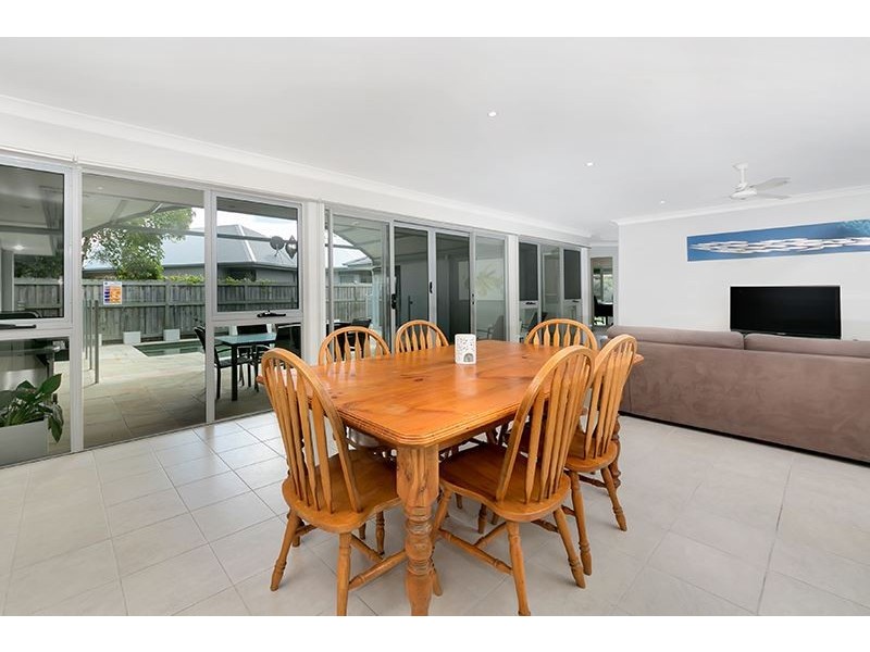 53 Torrens Crescent, Wakerley QLD 4154