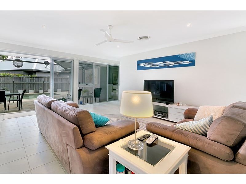 53 Torrens Crescent, Wakerley QLD 4154