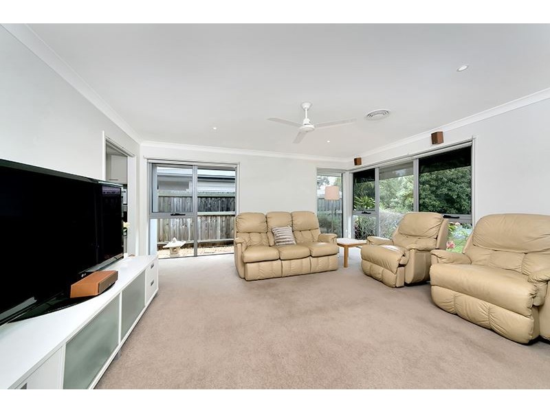 53 Torrens Crescent, Wakerley QLD 4154