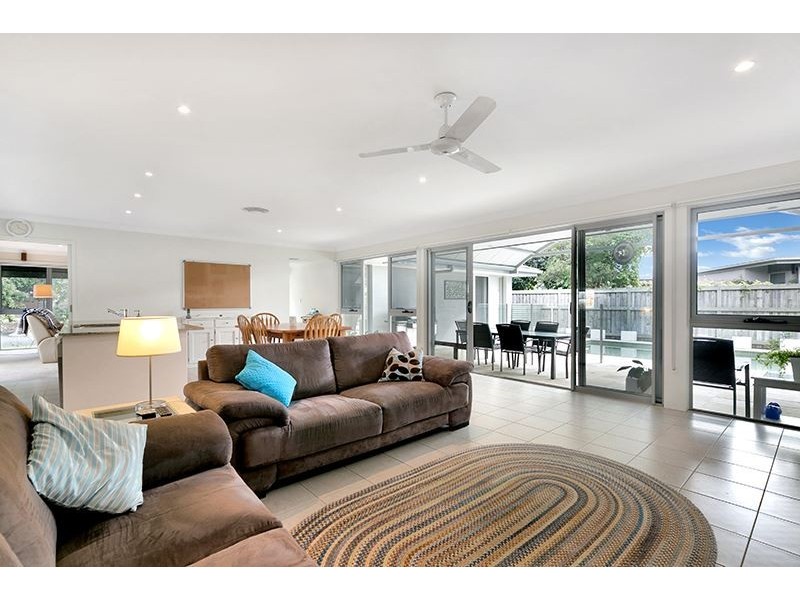 53 Torrens Crescent, Wakerley QLD 4154