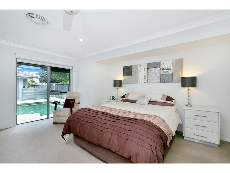 53 Torrens Crescent, Wakerley QLD 4154