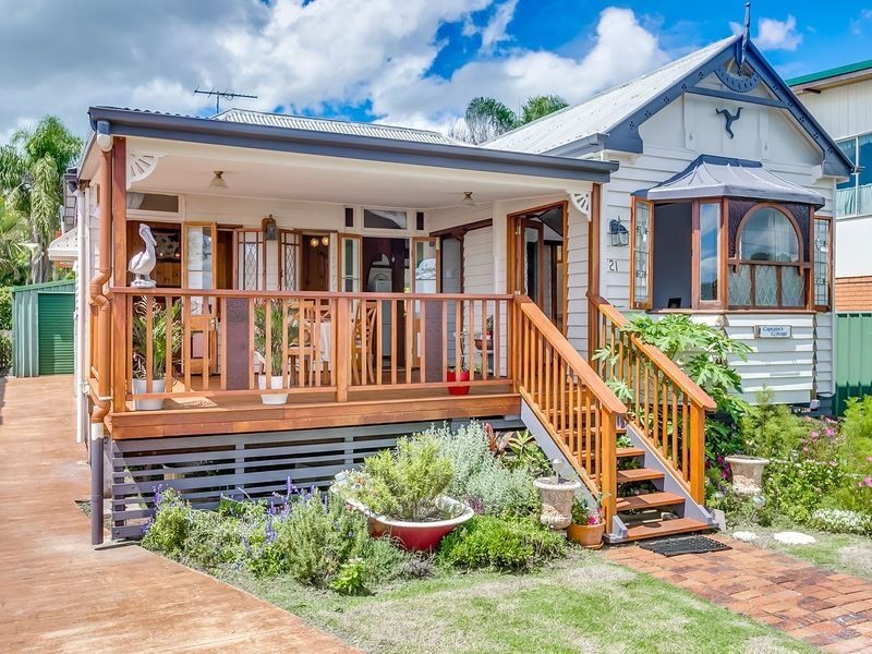 21 Waterloo Esplanade, Wynnum QLD 4178