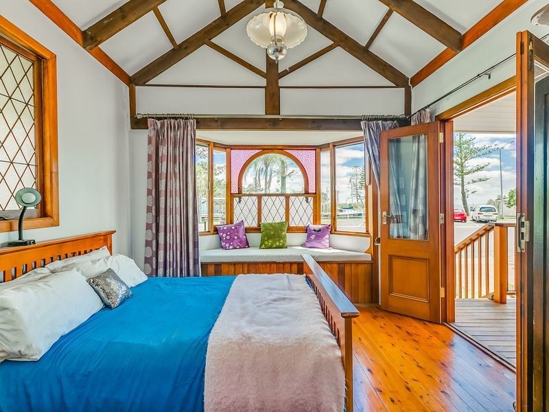 21 Waterloo Esplanade, Wynnum QLD 4178