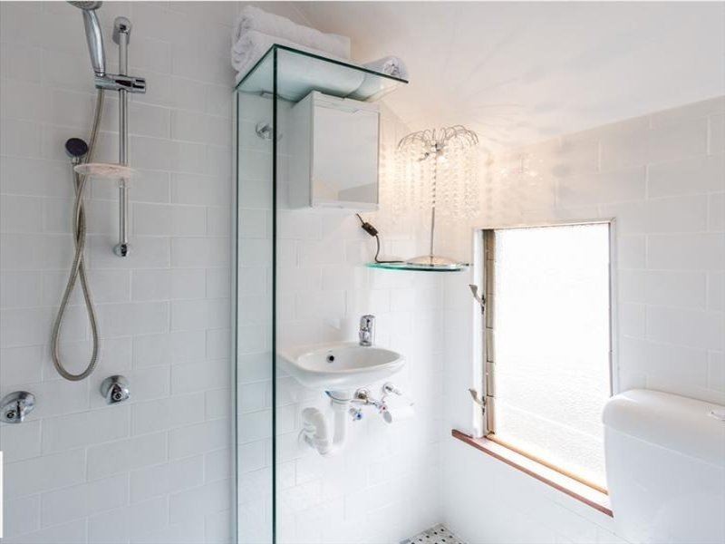 21 Waterloo Esplanade, Wynnum QLD 4178