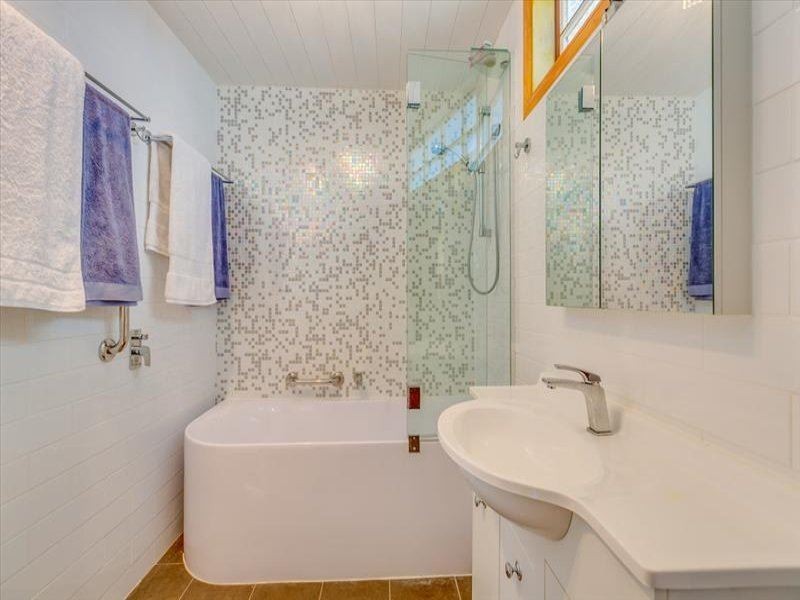 21 Waterloo Esplanade, Wynnum QLD 4178