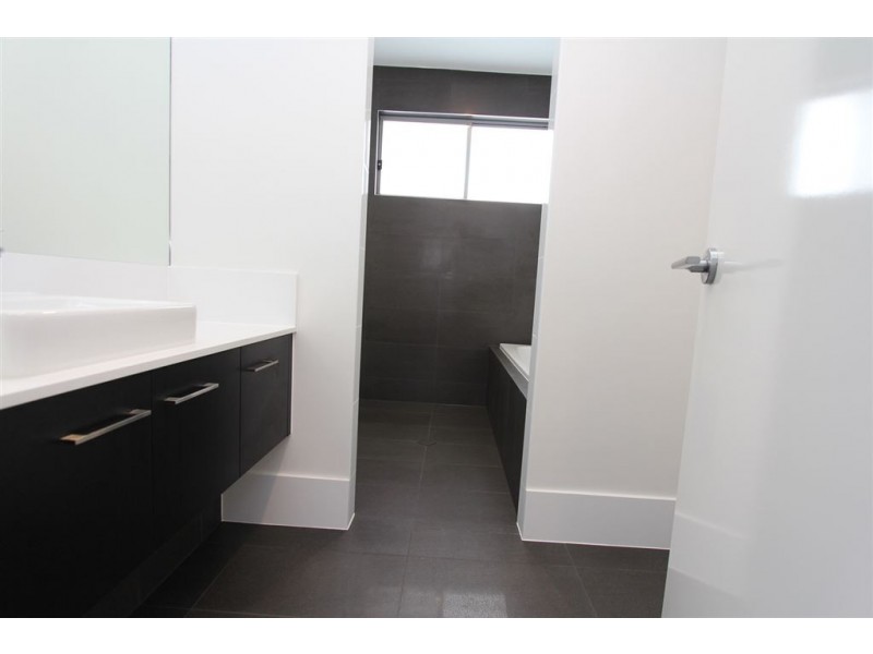 20 Parkview Avenue, Wynnum QLD 4178