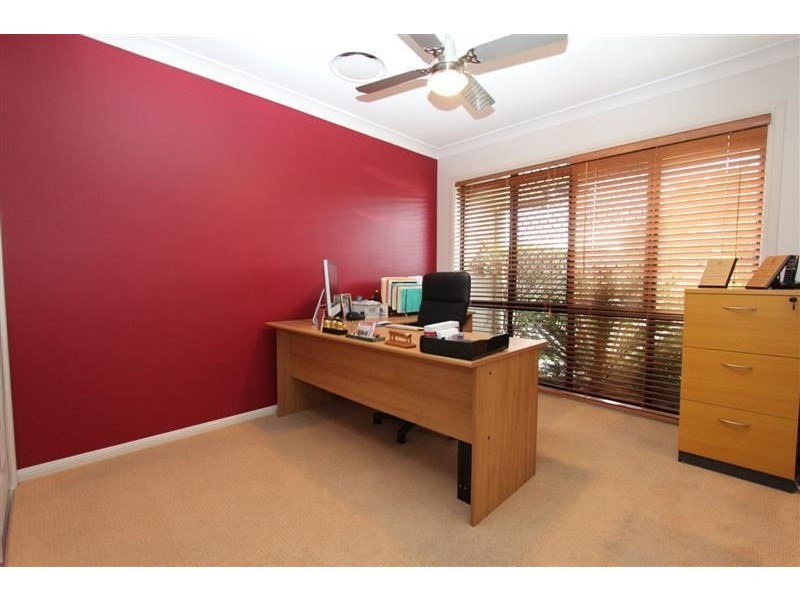 15 Charles Place, Manly West QLD 4179