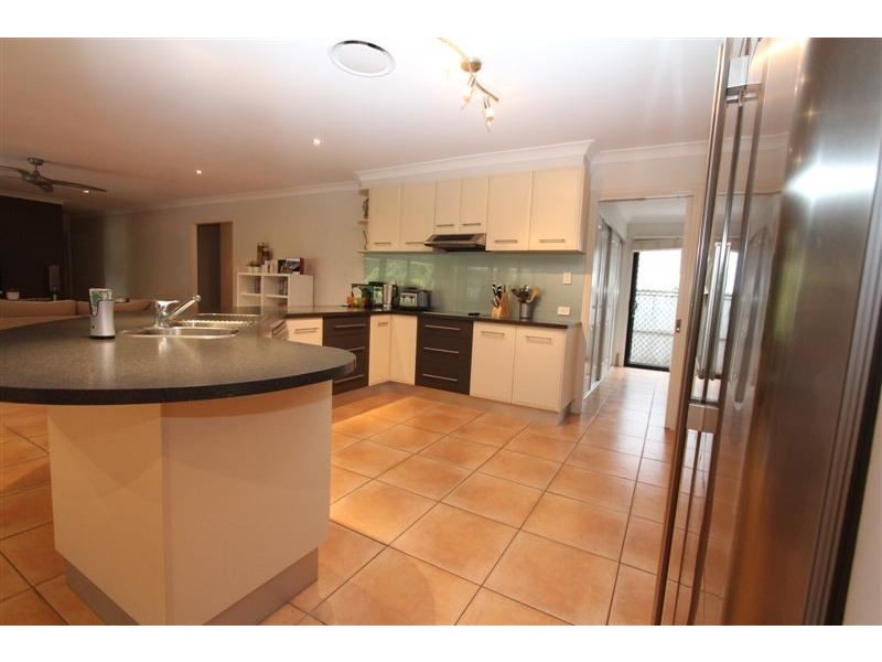 15 Charles Place, Manly West QLD 4179