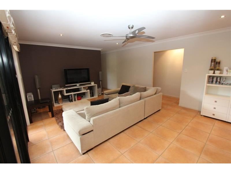15 Charles Place, Manly West QLD 4179
