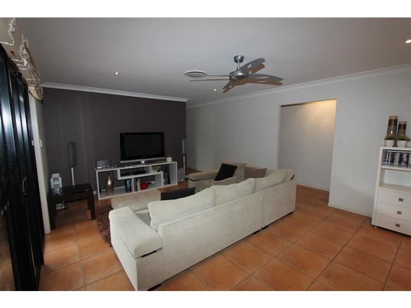 15 Charles Place, Manly West QLD 4179