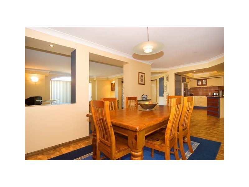 24 Claire Place, Wakerley QLD 4154