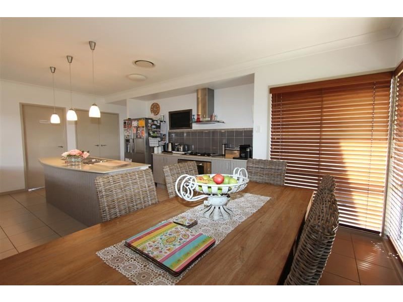 4 Paperbark Place, Wakerley QLD 4154