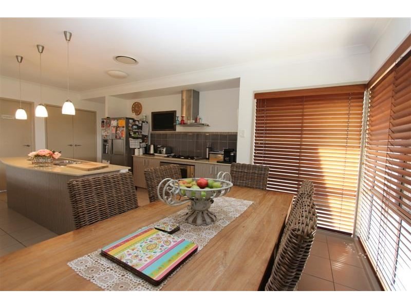 4 Paperbark Place, Wakerley QLD 4154