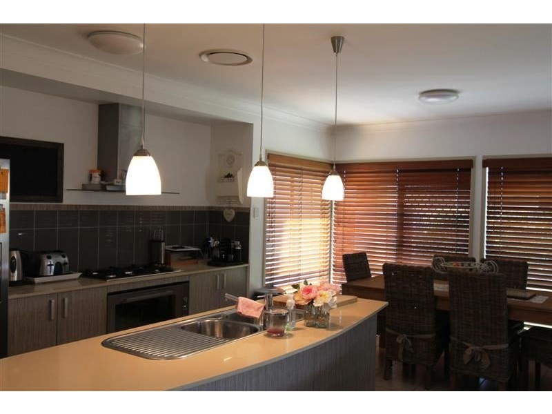 4 Paperbark Place, Wakerley QLD 4154