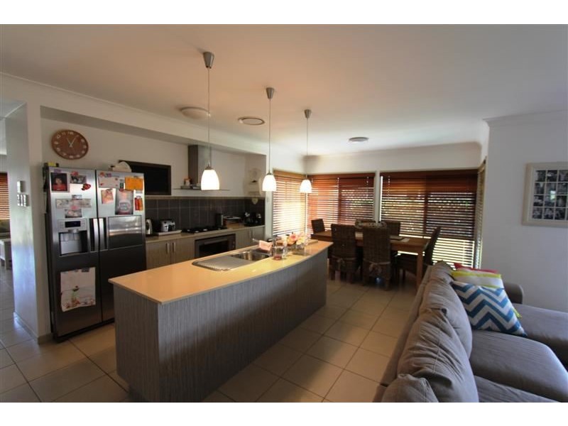 4 Paperbark Place, Wakerley QLD 4154