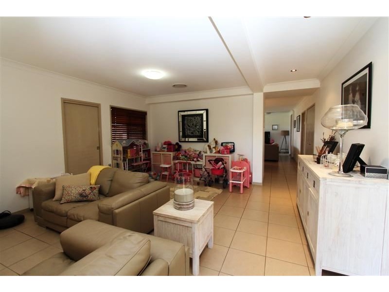 4 Paperbark Place, Wakerley QLD 4154