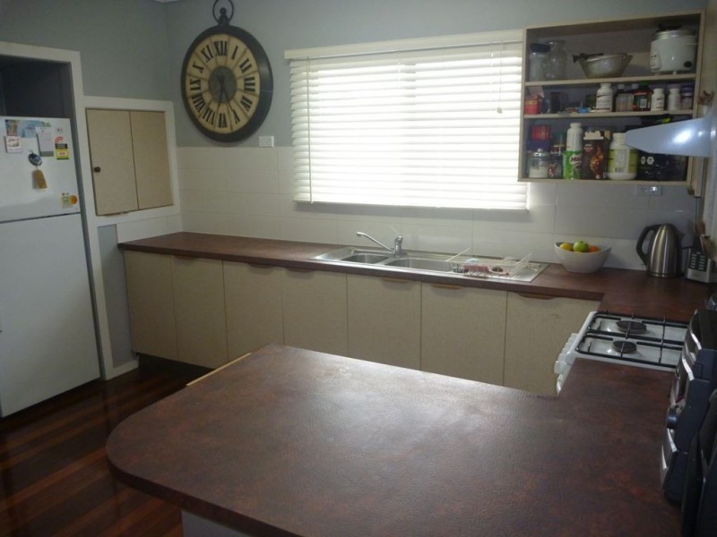 100 Whites Road, Manly West QLD 4179