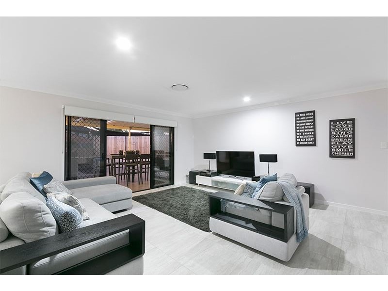 23 Underwood Street, Wakerley QLD 4154