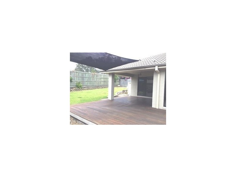 8 Peregian Close, Manly West QLD 4179