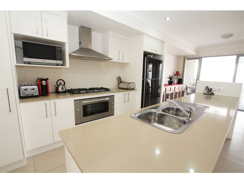 27 Bailey Street, Wakerley QLD 4154