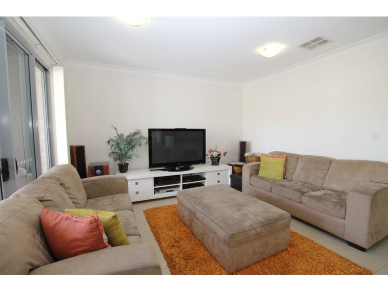 27 Bailey Street, Wakerley QLD 4154
