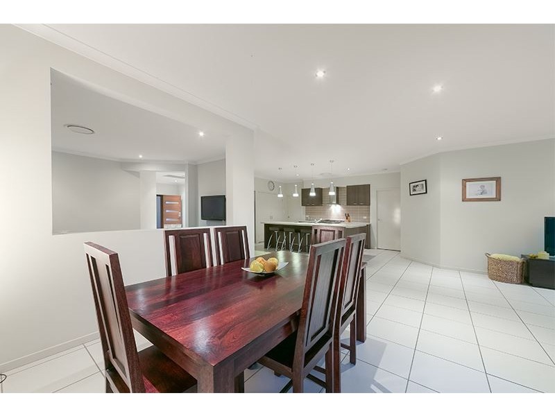 32 Figtree Place, Wakerley QLD 4154