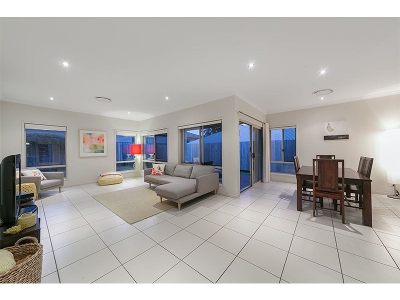 32 Figtree Place, Wakerley QLD 4154