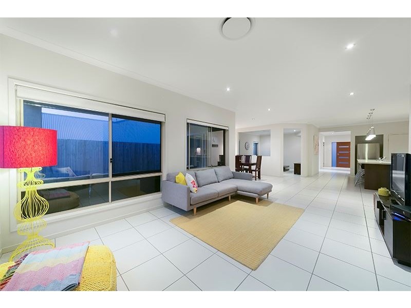 32 Figtree Place, Wakerley QLD 4154