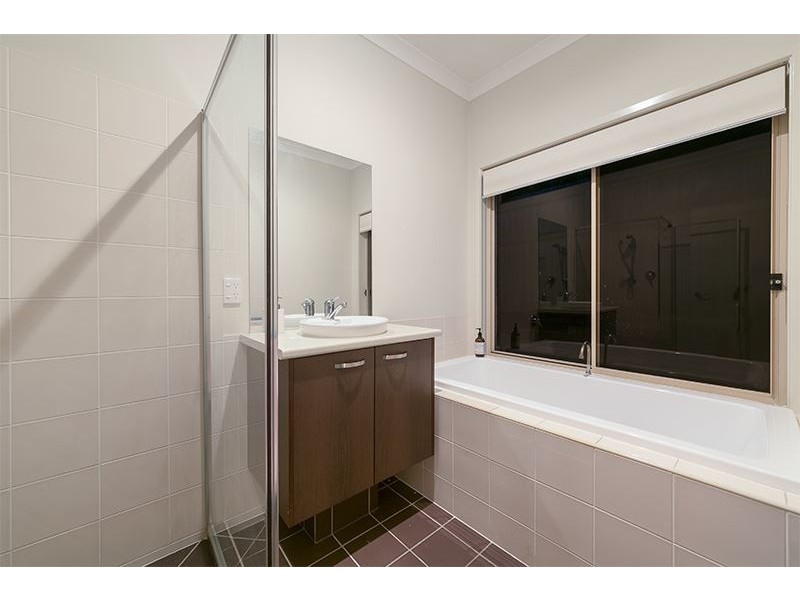32 Figtree Place, Wakerley QLD 4154