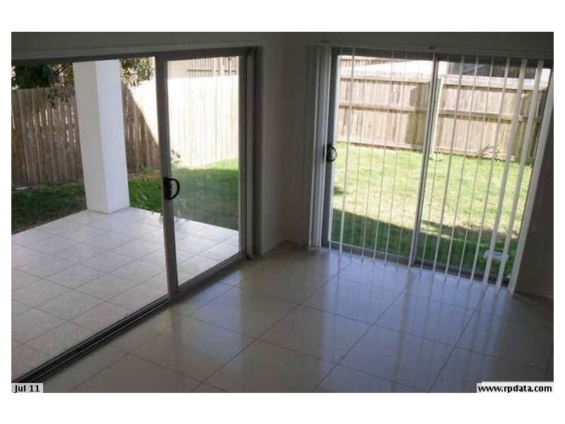 8 Glider Close, Wakerley QLD 4154