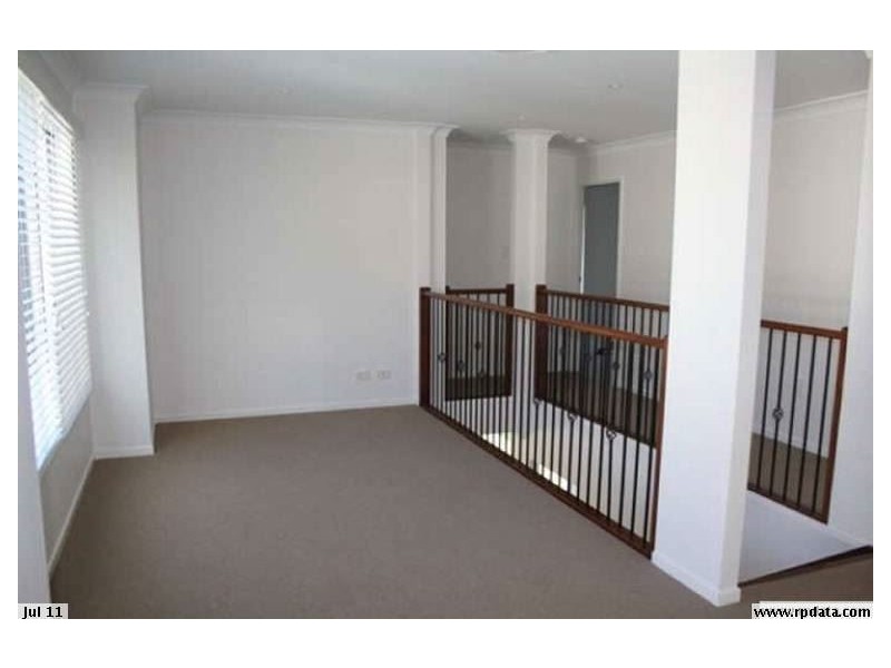 8 Glider Close, Wakerley QLD 4154