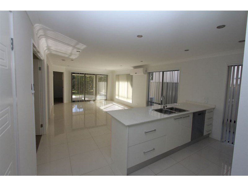 15 wassell Street, Wynnum QLD 4178