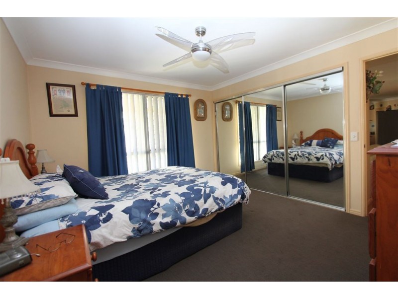 12 Manor Crescent, Wakerley QLD 4154