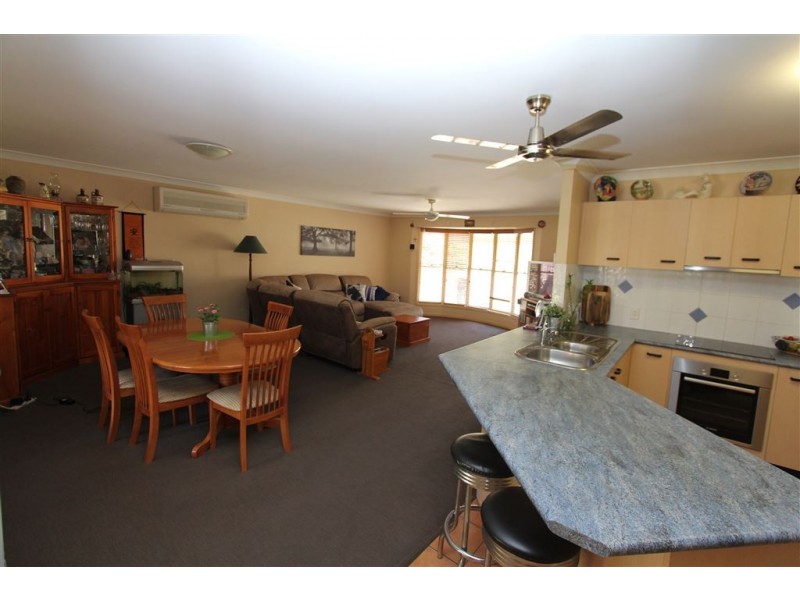 12 Manor Crescent, Wakerley QLD 4154