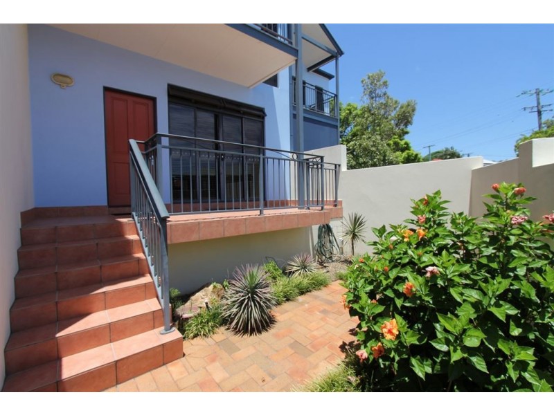 2/22 Nelson Parade, Manly QLD 4179