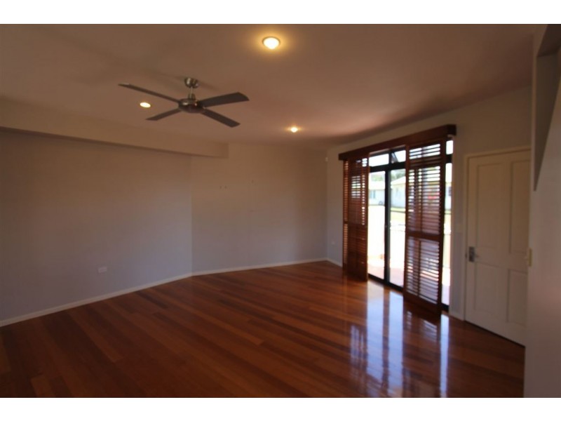 2/22 Nelson Parade, Manly QLD 4179