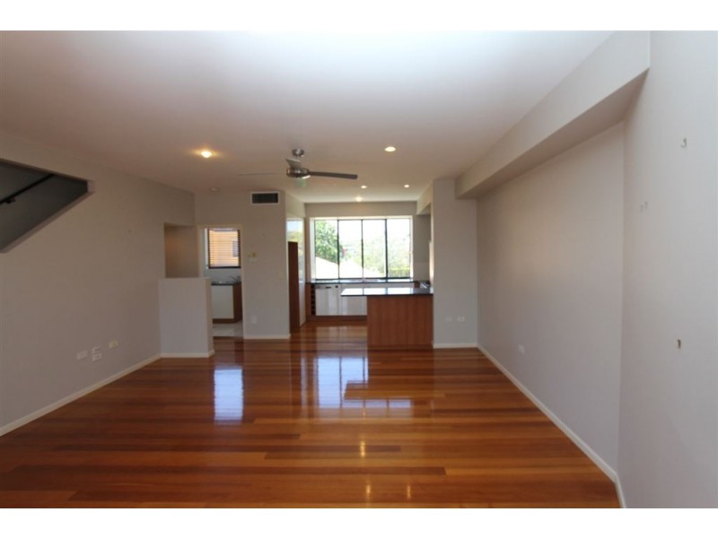 2/22 Nelson Parade, Manly QLD 4179