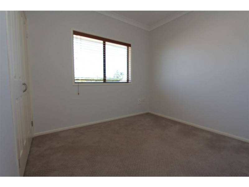 2/22 Nelson Parade, Manly QLD 4179