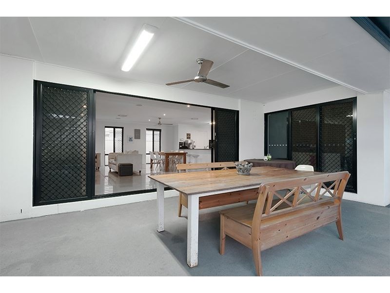 42 Lachlan Drive, Wakerley QLD 4154